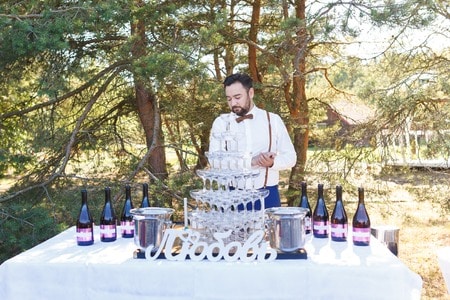 3 Reasons You Need To Have A Real Bartender At Your Wedding